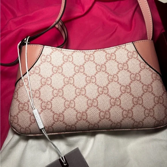 Gucci Pink Monogram Shoulder Bag - Picture 3 of 5